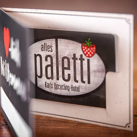 Karls Alles Paletti Hotel *